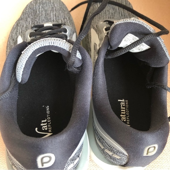 Brooks Flow 7 women’s running Gray / Black Sneakers shoe size 9.5 Medium - Picture 13 of 16